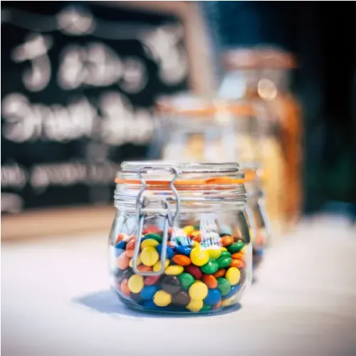 Dragées chocolatées multicolores